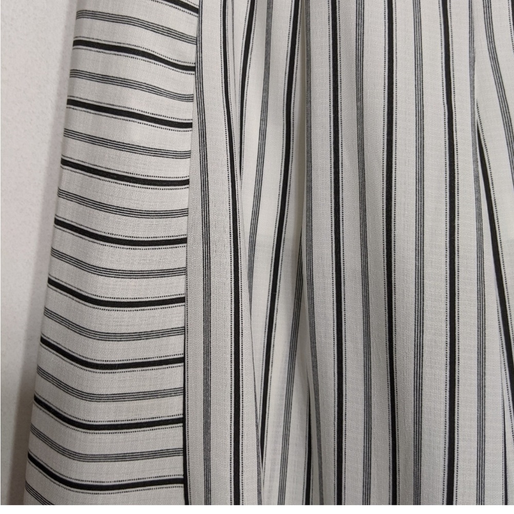 Doe and Rae Striped Palazzo pants - Picture 2 of 4